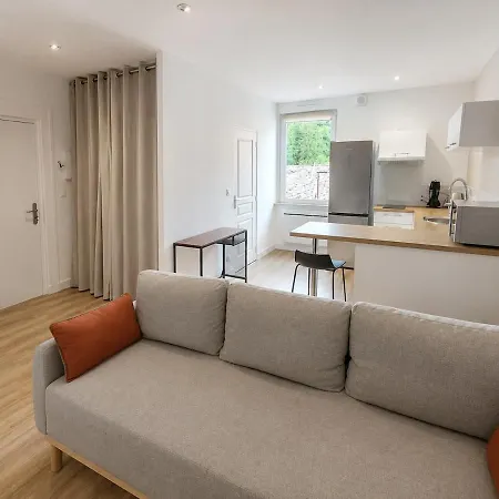 Renove, Calme Et Equipe A Appartement